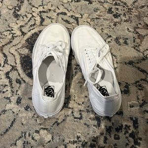 Mens size 9 white canvas VANS
